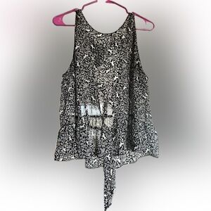 Black and White Floral Women's Top with 2 ties on back